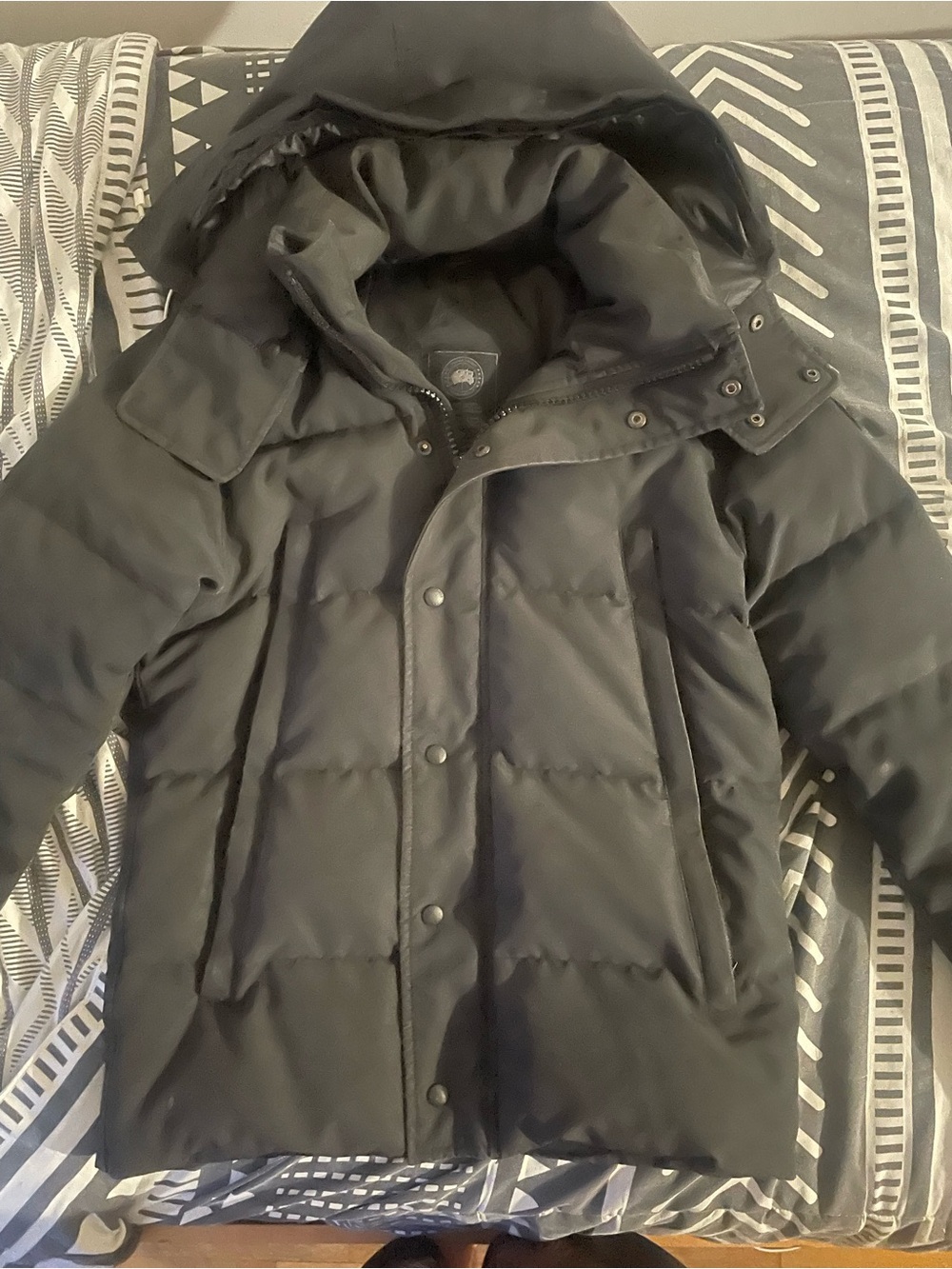 Canada Goose Black Hooded Puffer Coat Wyndham Heritage Black badge